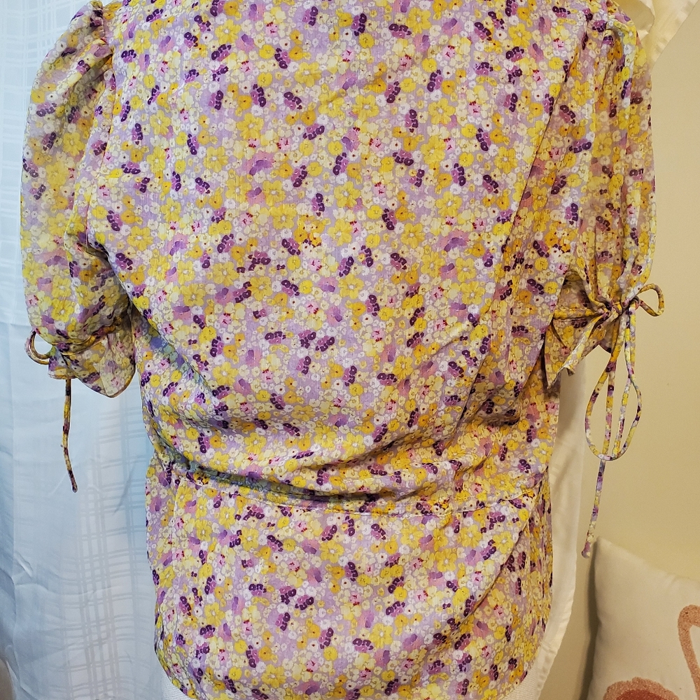 The East Order Arlo top boho floral M - Picture 15 of 15